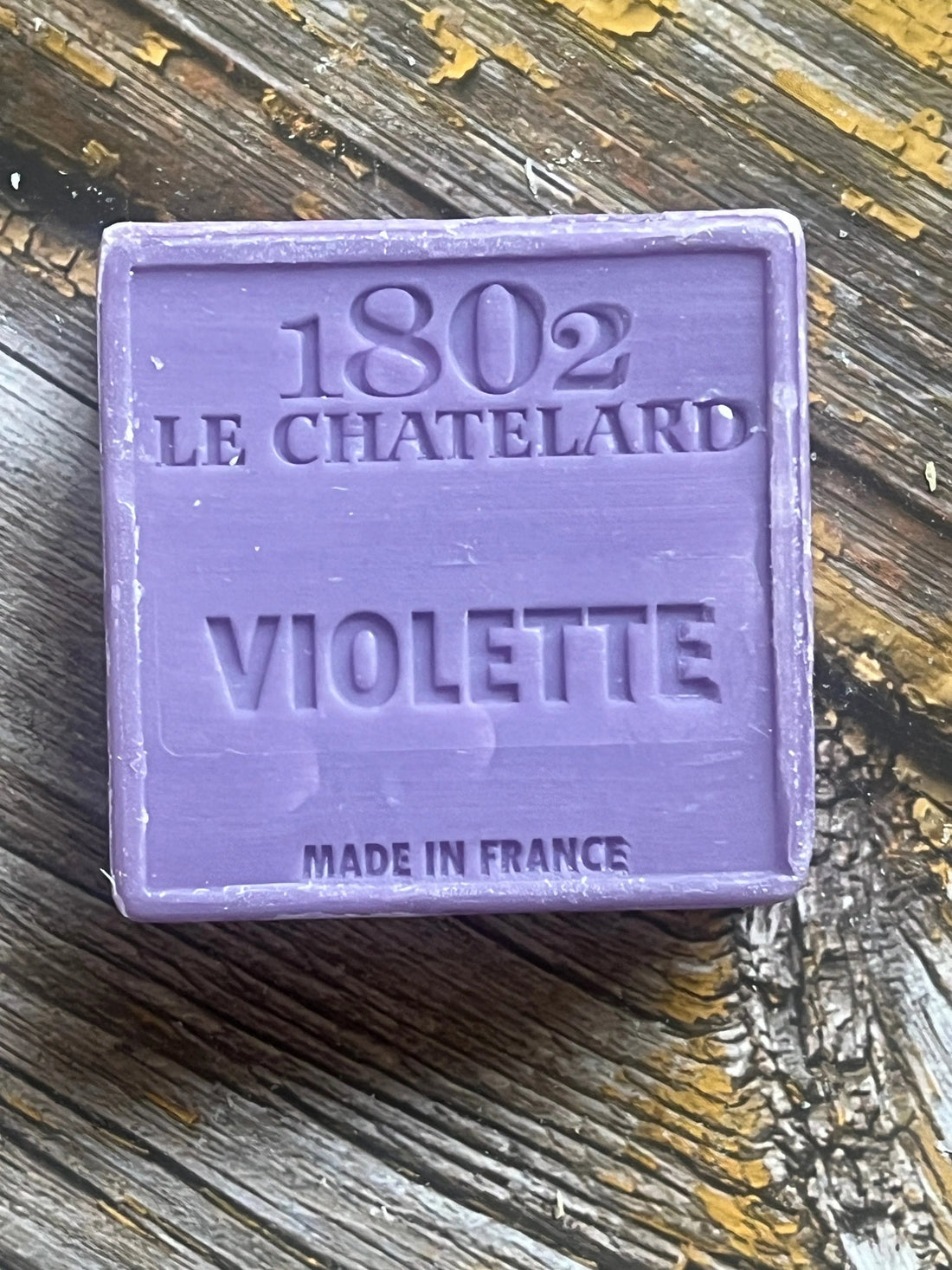 Soap packaging with '1802 Le Chatelard' branding and 'Violette' label on a white background