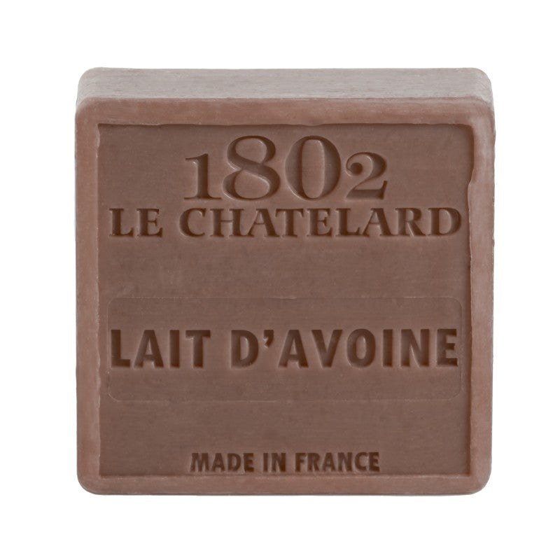 Bar of soap with '1802 Le Chatelard Lait d'Avoine Made in France' text on a white background